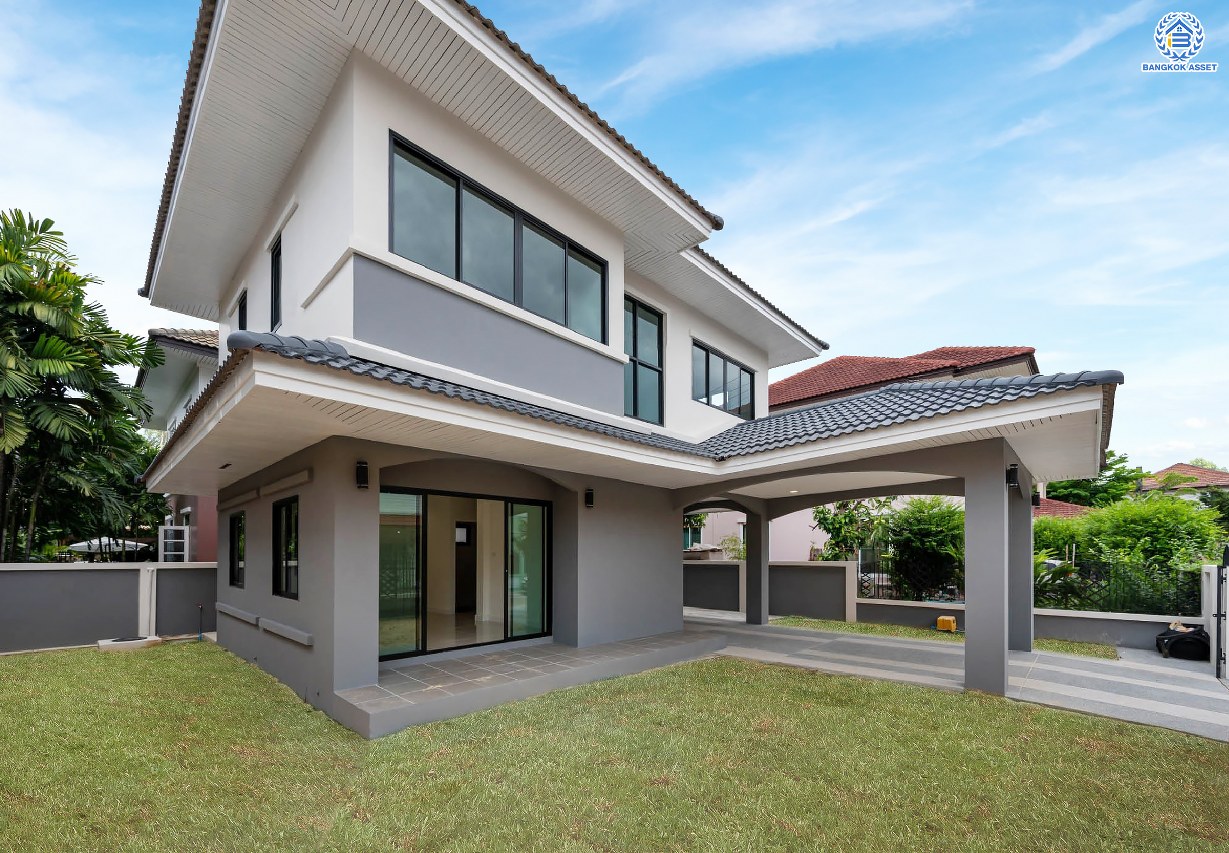 บ้านมือสองตกแต่งใหม่ โครงการ รติรมย์ 2 ราชพฤกษ์-กาญจนาภิเษก ซ.สวนผัก32 บ้านดีไซน์สวยพร้อมอยู่ เนื้อที่ 60 ตร.ว. ฟังก์ชัน 3 ห้องนอน 2 ห้องน้ำ 2 ที่จอดรถ บนทำเลศักยภาพ เชื่อมต่อหลายเส้นทางหลัก ใกล้ทางด่วน "ศรีรัช" และแหล่ง Community Mall ชั้นนำมากมาย